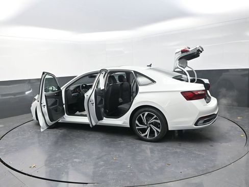 New 2026 Volkswagen Jetta SEL FWD image 33
