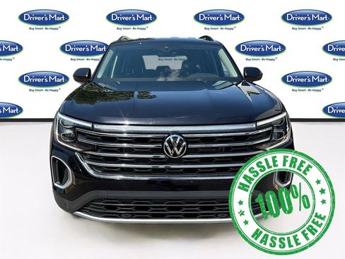 Used 2025 Volkswagen Atlas SE image 2
