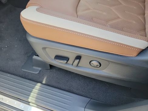 New 2026 Nissan Pathfinder Platinum FWD image 21