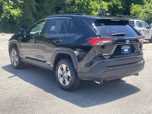 Used 2024 Toyota RAV4 XLE AWD/4WD image 8