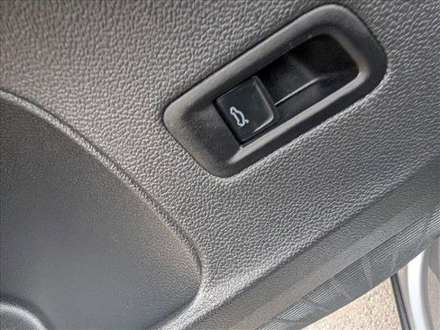 Used 2024 Volkswagen Atlas Cross Sport SEL R-Line image 33