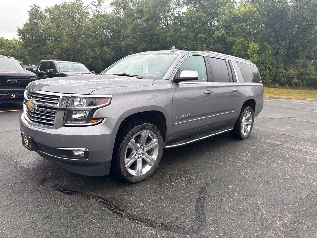 Used 2020 Chevrolet Suburban Premier AWD/4WD image 3