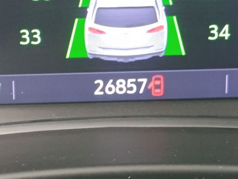 Used 2022 Chevrolet Equinox RS w/ Infotainment Package image 13