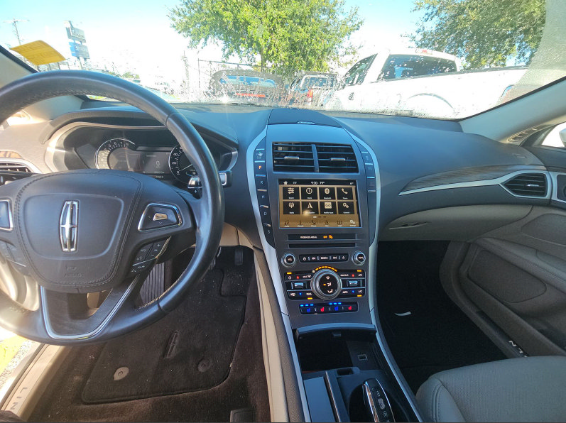 Used 2018 Lincoln MKZ Reserve FWD image 6