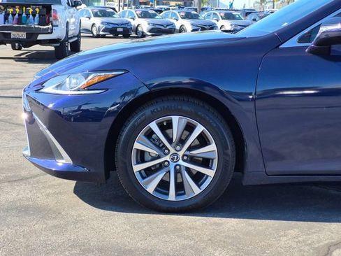Used 2021 Lexus ES 300h w/ Accessory Package image 25