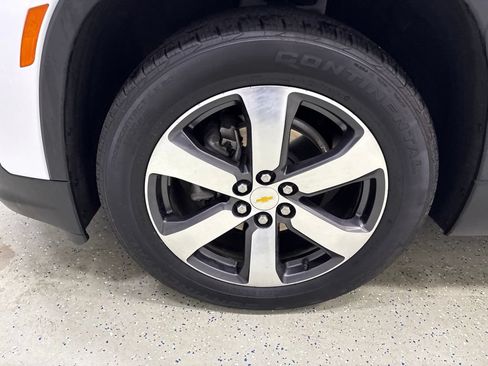 Used 2023 Chevrolet Traverse LT w/ LT Premium Package AWD/4WD image 11