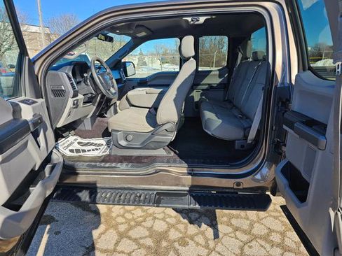 Used 2015 Ford F150 XLT w/ Trailer Tow Package image 5