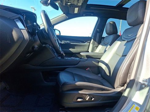 Used 2025 Cadillac XT5 Premium Luxury image 13