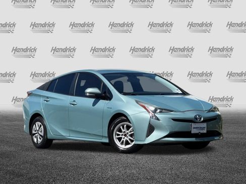 Used 2016 Toyota Prius Two FWD image 2