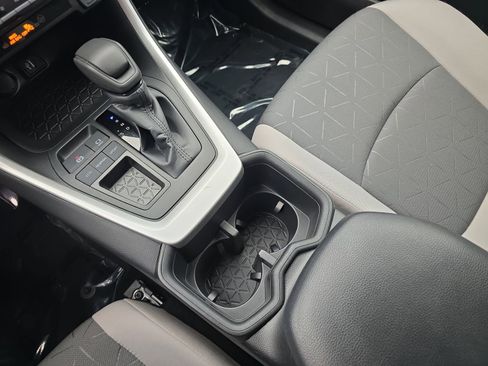 Used 2024 Toyota RAV4 XLE w/ Convenience Package image 31