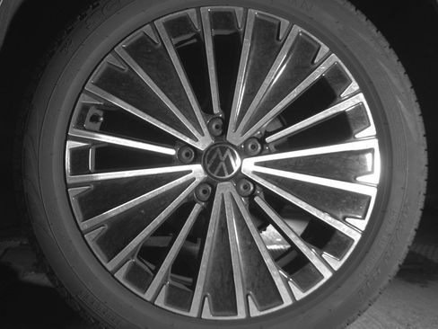 Used 2025 Volkswagen Taos SE image 14