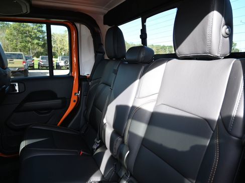 New 2025 Jeep Gladiator Sport image 24