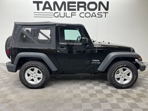 Used 2018 Jeep Wrangler Sport AWD/4WD image 4