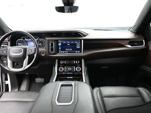 Used 2021 GMC Yukon Denali w/ Denali Premium Package image 25