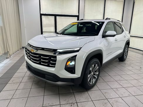 Certified 2025 Chevrolet Equinox LT w/ Safety and Technology Package FWD image 11