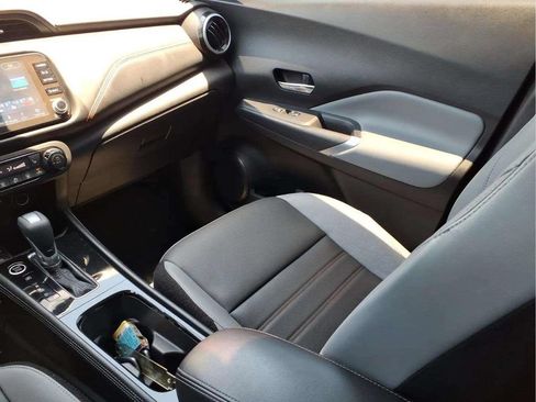 Used 2023 Nissan Kicks SR w/ SR Premium Package FWD image 13
