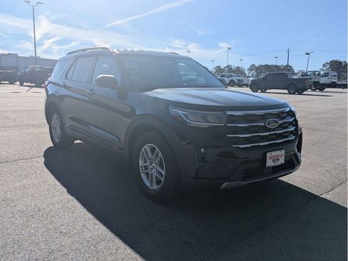 New 2026 Ford Explorer Active w/ Active Comfort Package image 3