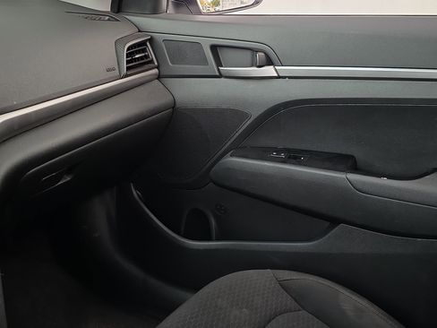 Used 2019 Hyundai Elantra SE w/ Cargo Package image 23