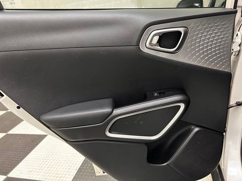 Used 2020 Kia Soul LX FWD image 13