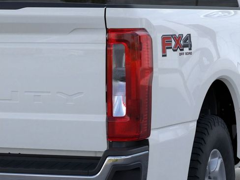 New 2026 Ford F350 XLT w/ FX4 Off-Road Package image 50