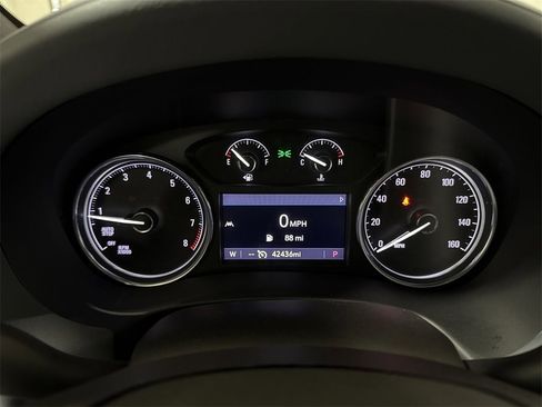 Used 2023 Buick Enclave Essence image 11