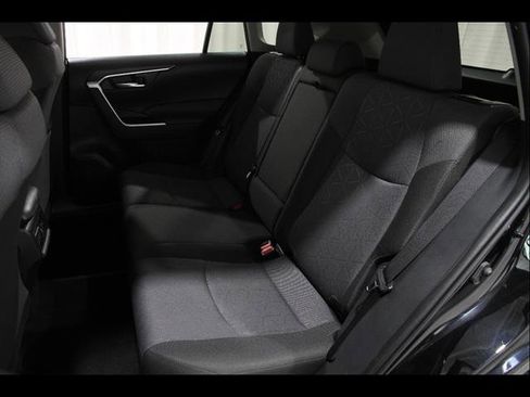 Used 2025 Toyota RAV4 XLE FWD image 19