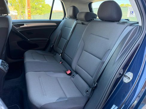 Used 2016 Volkswagen Golf S FWD image 17