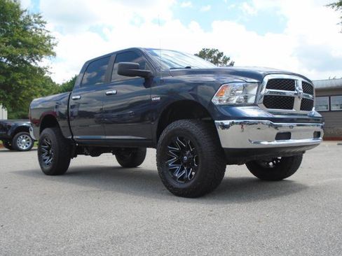 Used 2017 RAM 1500 Classic SLT image 3