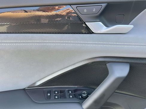 New 2026 Volkswagen Tiguan SE R-Line FWD image 18
