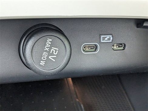 New 2025 Volvo XC40 B5 Plus w/ Protection Package Premier image 25