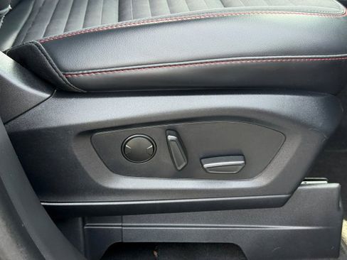 Certified 2025 Ford Explorer ST-Line w/ ST-Line Street Pack image 28