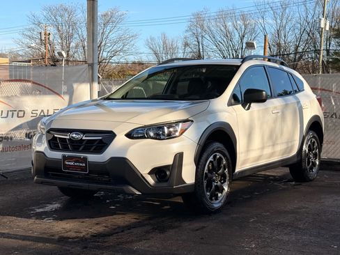 Used 2023 Subaru Crosstrek 2.0i image 3
