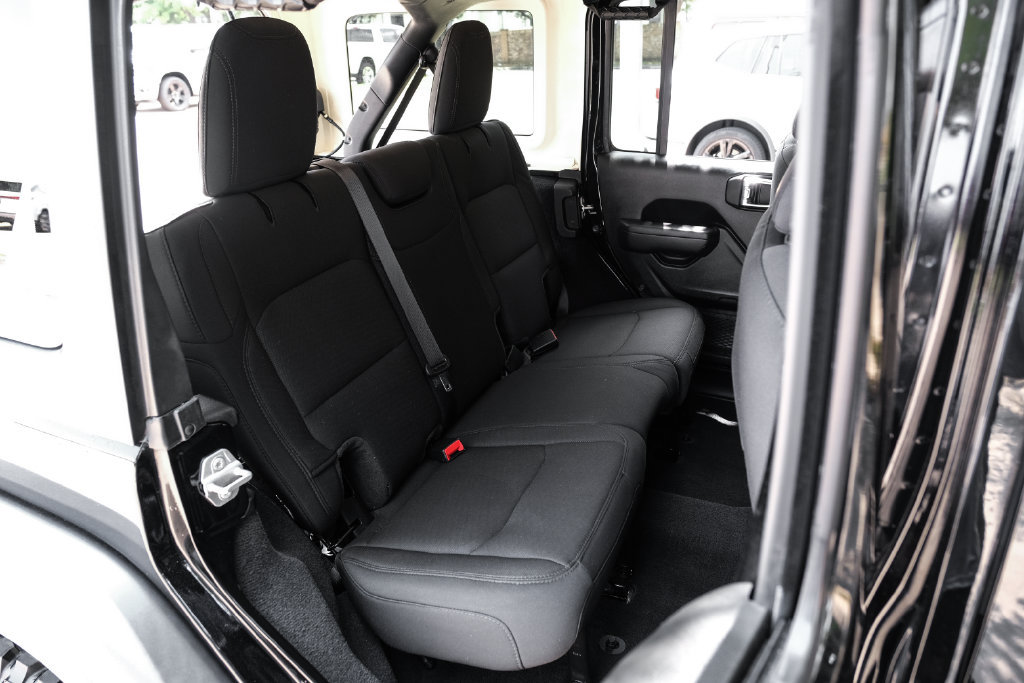 Used 2022 Jeep Wrangler Unlimited Sport AWD/4WD image 46