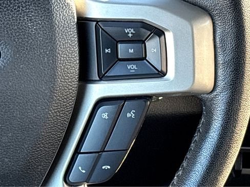 Used 2019 Ford F150 Lariat w/ Trailer Tow Package image 18