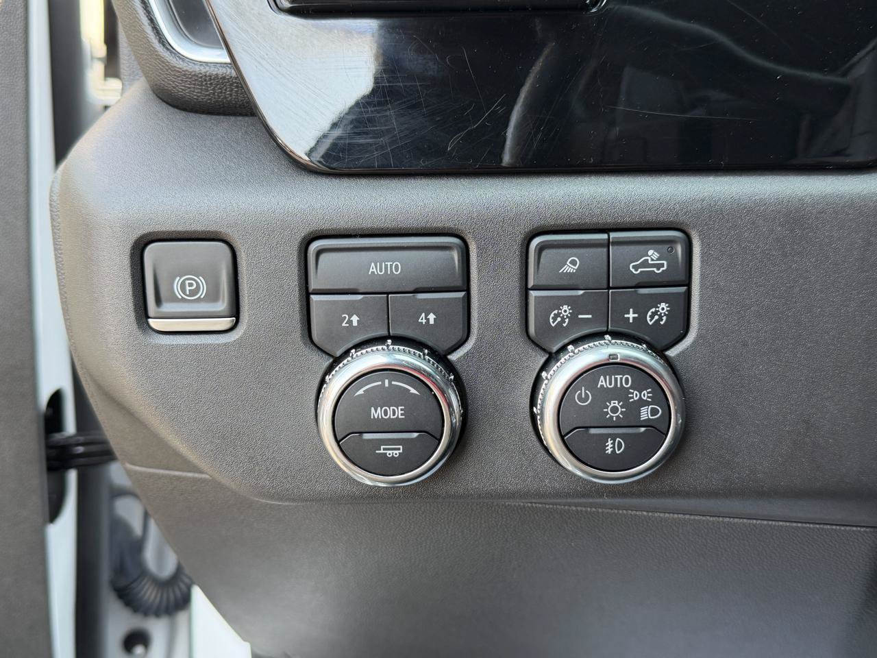 Used 2024 GMC Sierra 1500 SLT w/ SLT Premium Plus Package AWD/4WD image 29