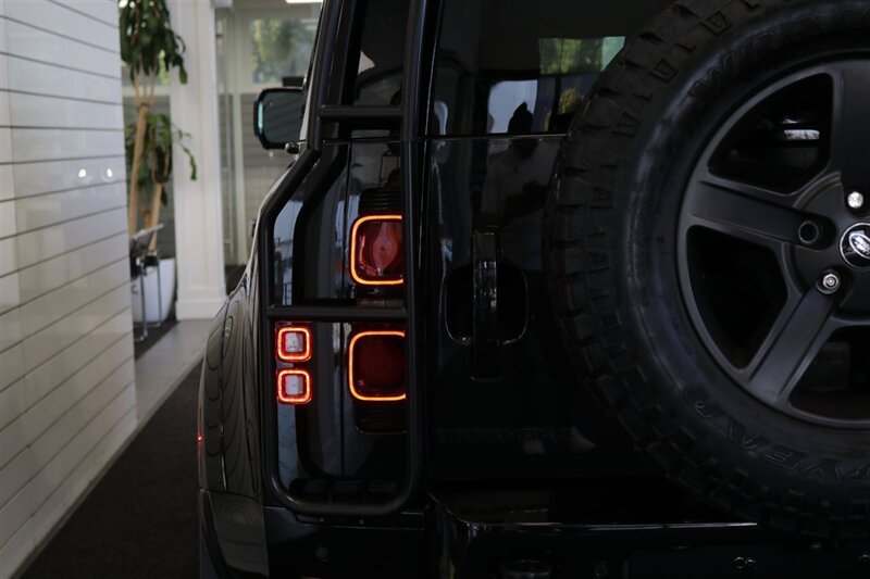 Used 2023 Land Rover Defender 110 S AWD/4WD image 84