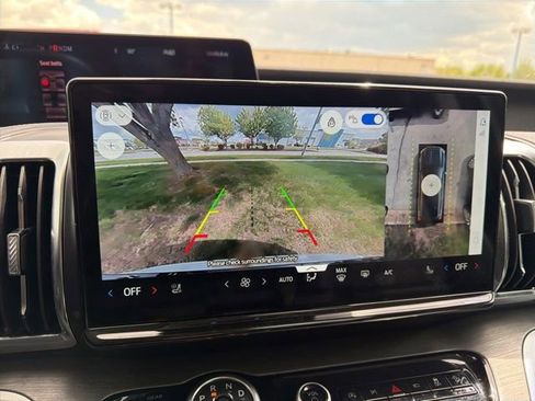 Used 2025 Ford Expedition Platinum AWD/4WD image 25