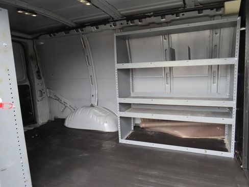 Used 2018 Chevrolet Express 2500 w/ Driver Convenience Package image 29