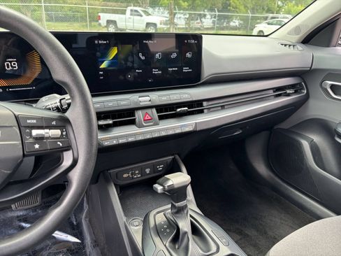 Used 2025 Kia K4 FWD image 17