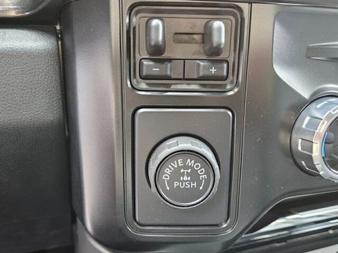 New 2026 Ford F250 Lariat image 24