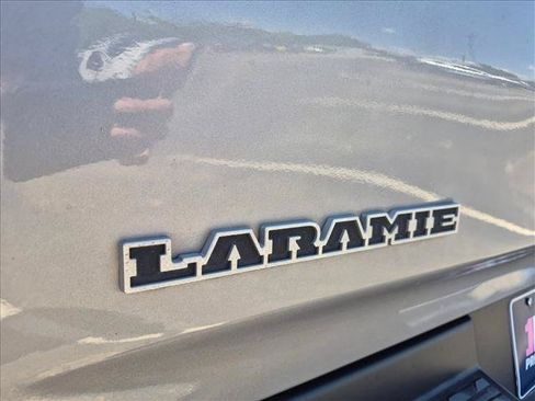 Used 2022 RAM 1500 Laramie AWD/4WD image 13