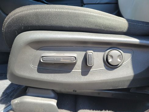 Used 2025 Honda CR-V EX image 16