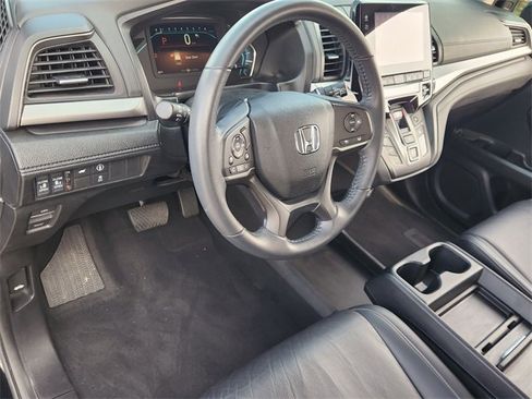 Used 2023 Honda Odyssey EX-L image 2
