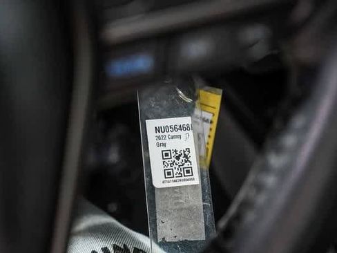 Certified 2022 Toyota Camry SE image 31