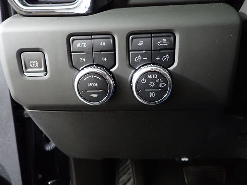Used 2024 GMC Sierra 3500 Denali w/ Denali Reserve Package AWD/4WD image 29