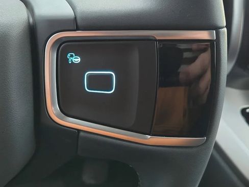 New 2025 Ford Expedition Active image 17