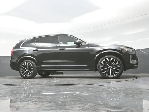 Used 2025 Volvo XC90 B5 Ultra AWD/4WD image 28