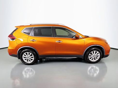 Used 2020 Nissan Rogue SV FWD image 11