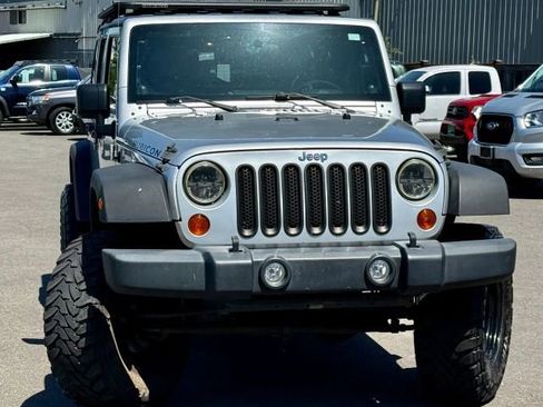 Used 2008 Jeep Wrangler Unlimited Rubicon w/ Dual Top Group AWD/4WD image 4