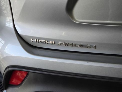 Used 2024 Toyota Highlander XSE image 13